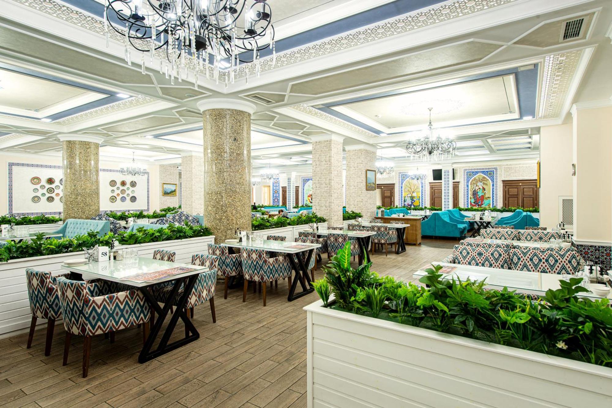 Shymkent Grand Hotel Exteriör bild