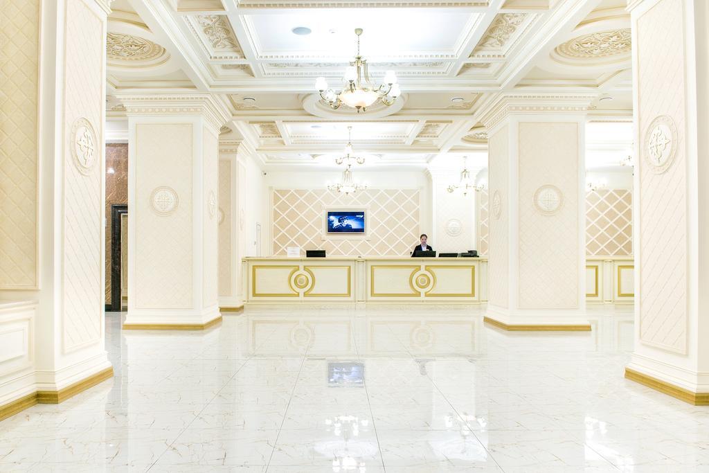 Shymkent Grand Hotel Exteriör bild